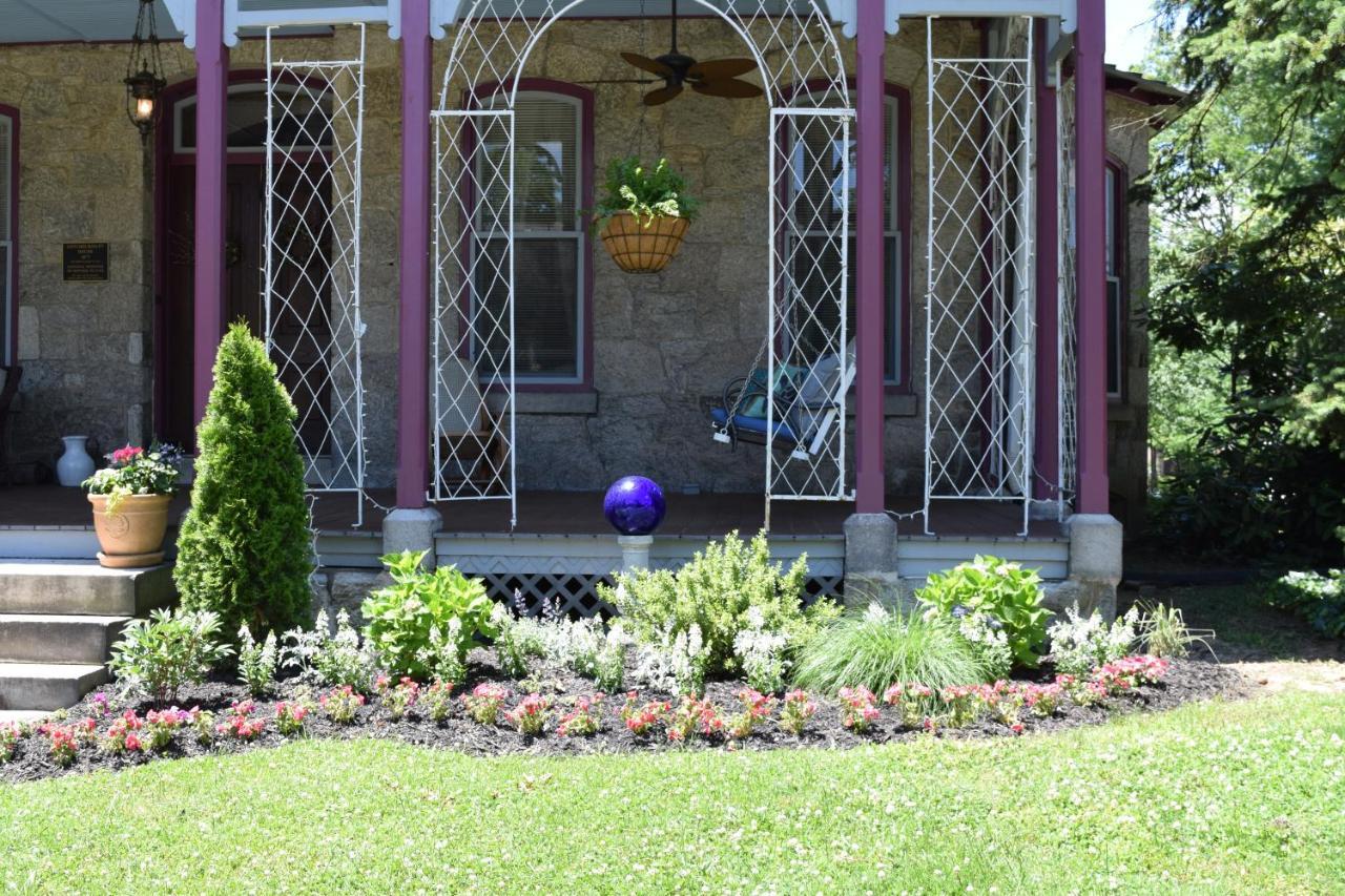 Gifford-Risley House Bed And Breakfast Media Exterior photo