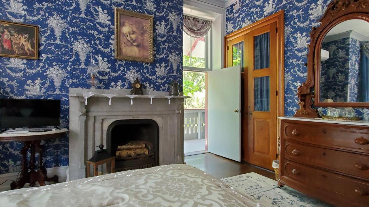 Gifford-Risley House Bed And Breakfast Media Exterior photo
