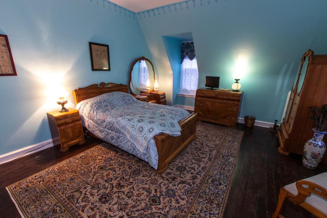 Gifford-Risley House Bed And Breakfast Media Exterior photo